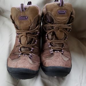 Women's 9.5 Coleman Hiking Boots